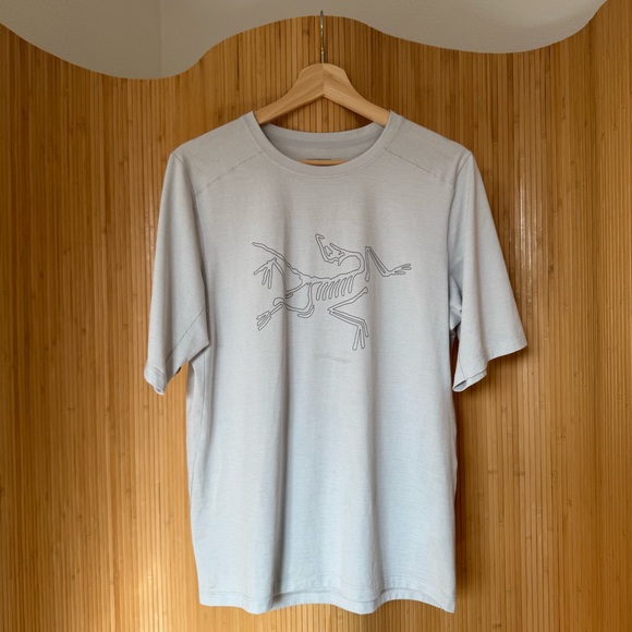 Arc'teryx Cormac Short Sleeve Logo Shirt in Atmos Heather - Picture 1 of 8